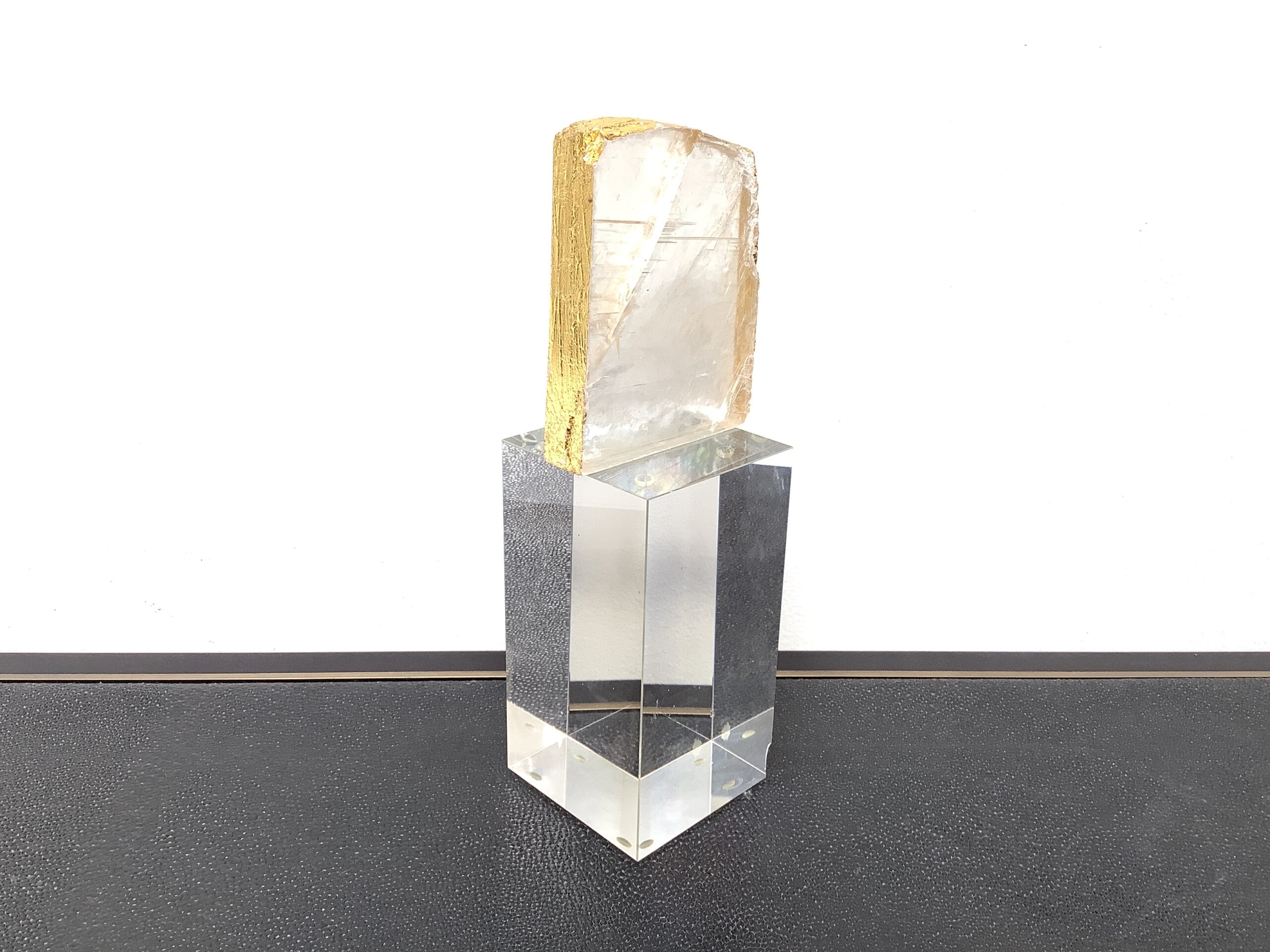 St Crystal Decor slide